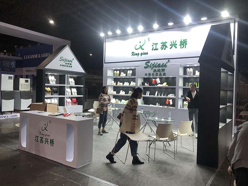 江蘇興橋昆明展臺制作搭建